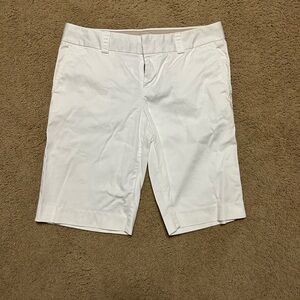 Banana Republic White Bermuda Shorts Size 6